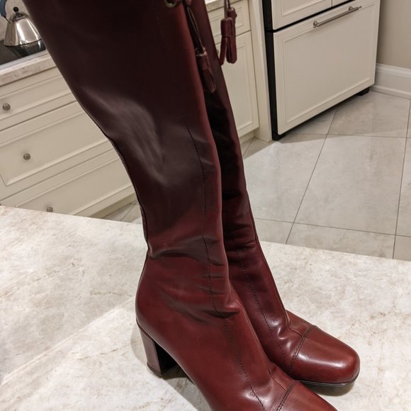 Tod's Boots. Original Car Shoe marked 40 but better for  8.5 / 9 - Picture 2 of 6